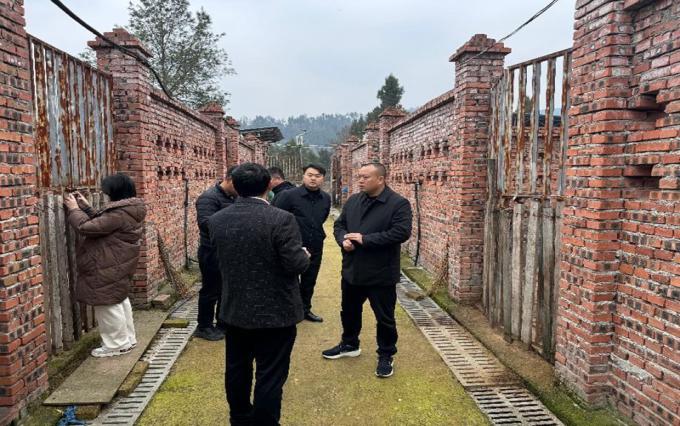 聚焦梅花鹿养殖：巴中市两山生态资源资产经营有限公司总经理童东一行赴达州鹿林合作社考察交流